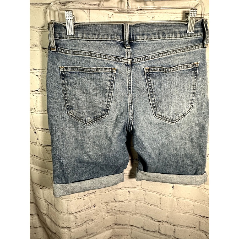 Gap Denim Womens 9" Bermuda Shorts Size 26 Medium Wash Blue Cuffed Jean Shorts - Picture 3 of 4